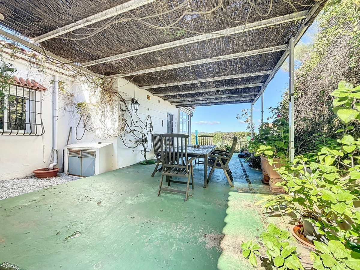 Se vende Villa - Chalet de 5 dormitorios en Costa Del Sol East, Málaga, España