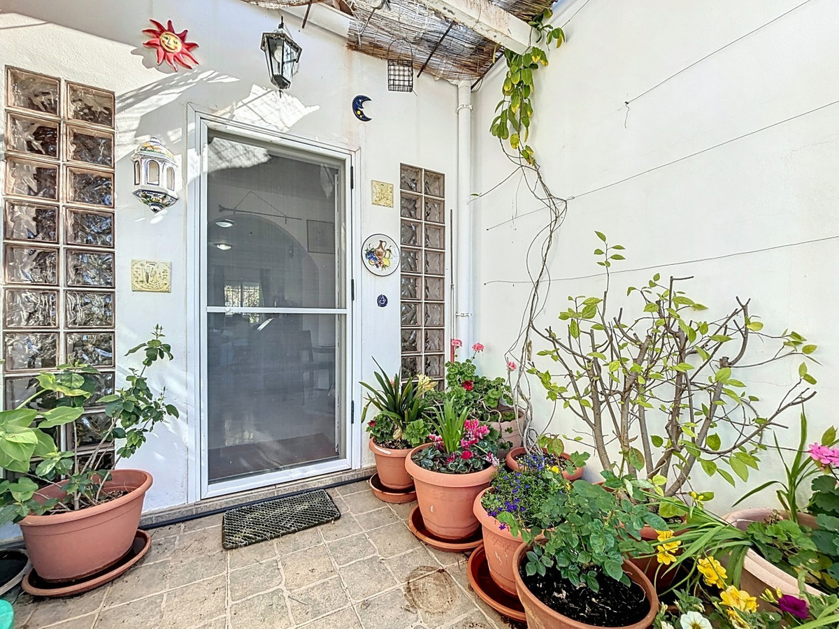 Se vende Villa - Chalet de 5 dormitorios en Costa Del Sol East, Málaga, España