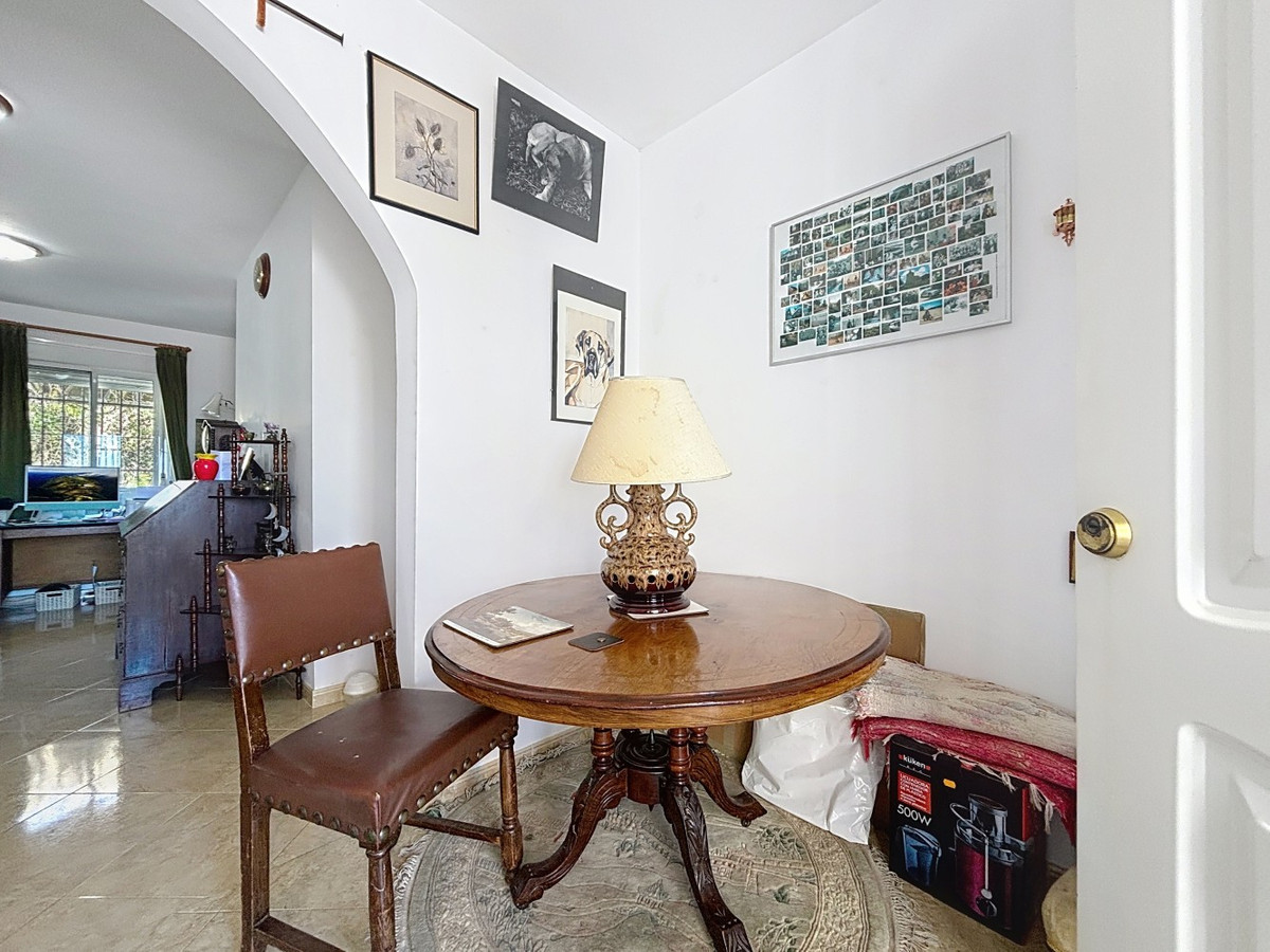 Se vende Villa - Chalet de 5 dormitorios en Costa Del Sol East, Málaga, España