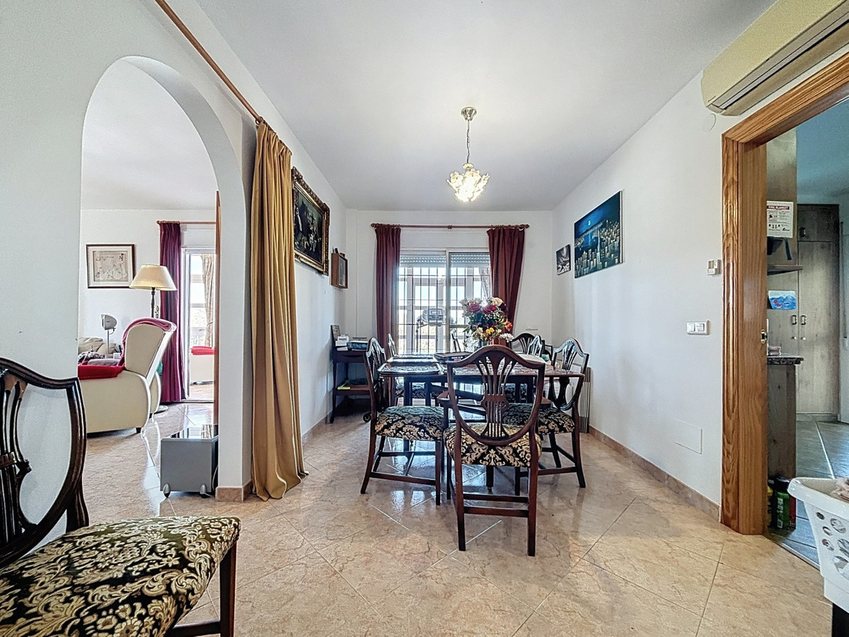 Se vende Villa - Chalet de 5 dormitorios en Costa Del Sol East, Málaga, España