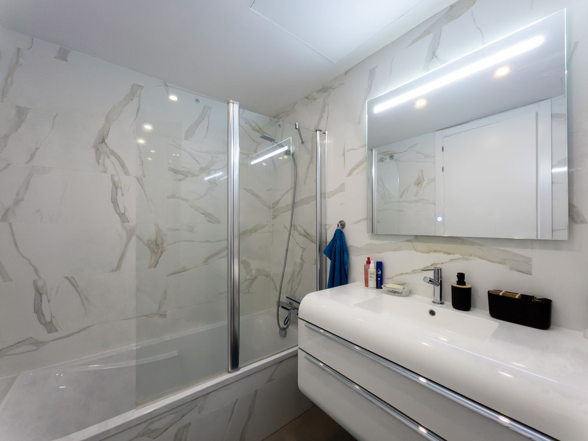 2 Bed Apartment for sale in Torreblanca Costa Del Sol, Málaga, Spain