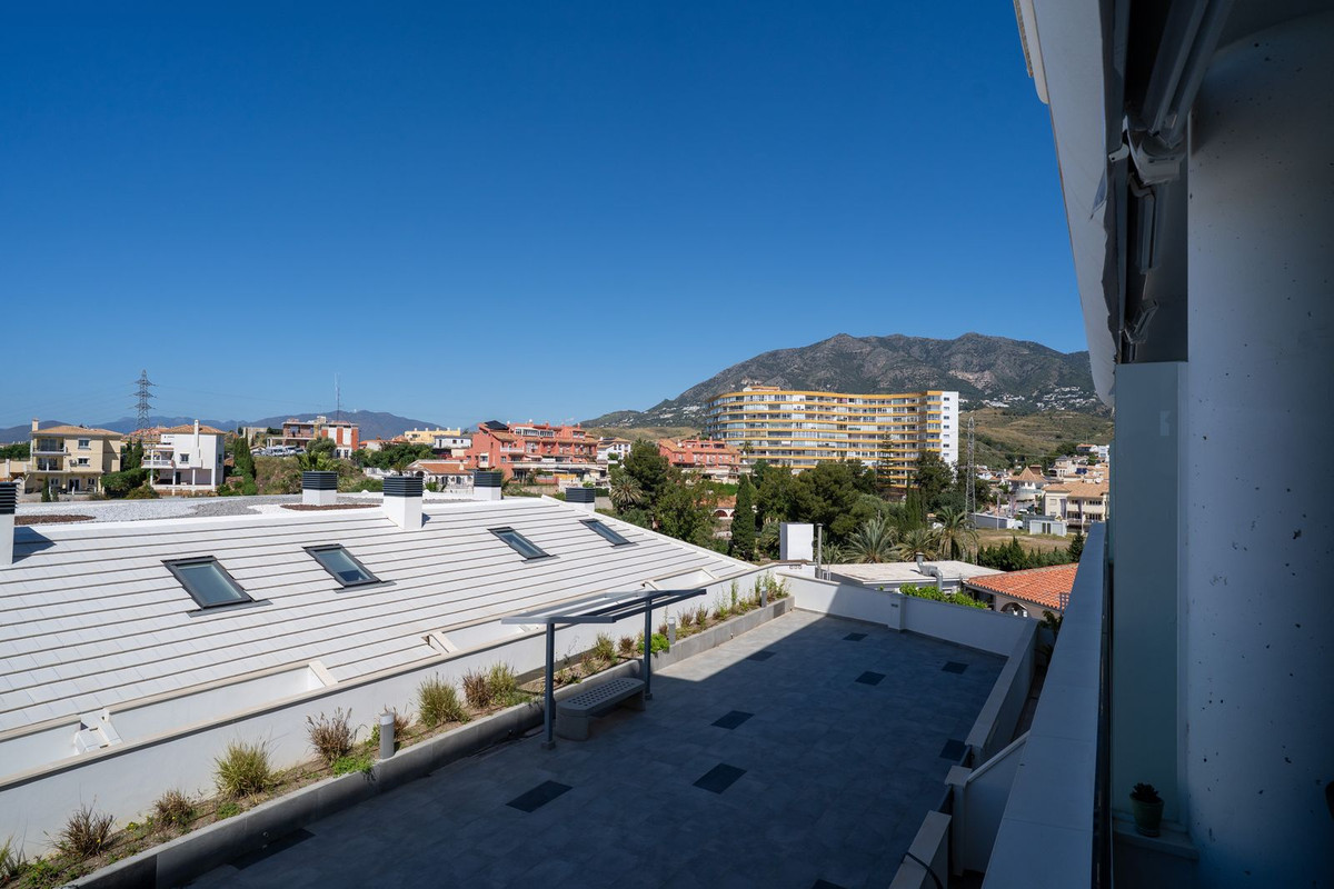2 Bed Apartment for sale in Torreblanca Costa Del Sol, Málaga, Spain
