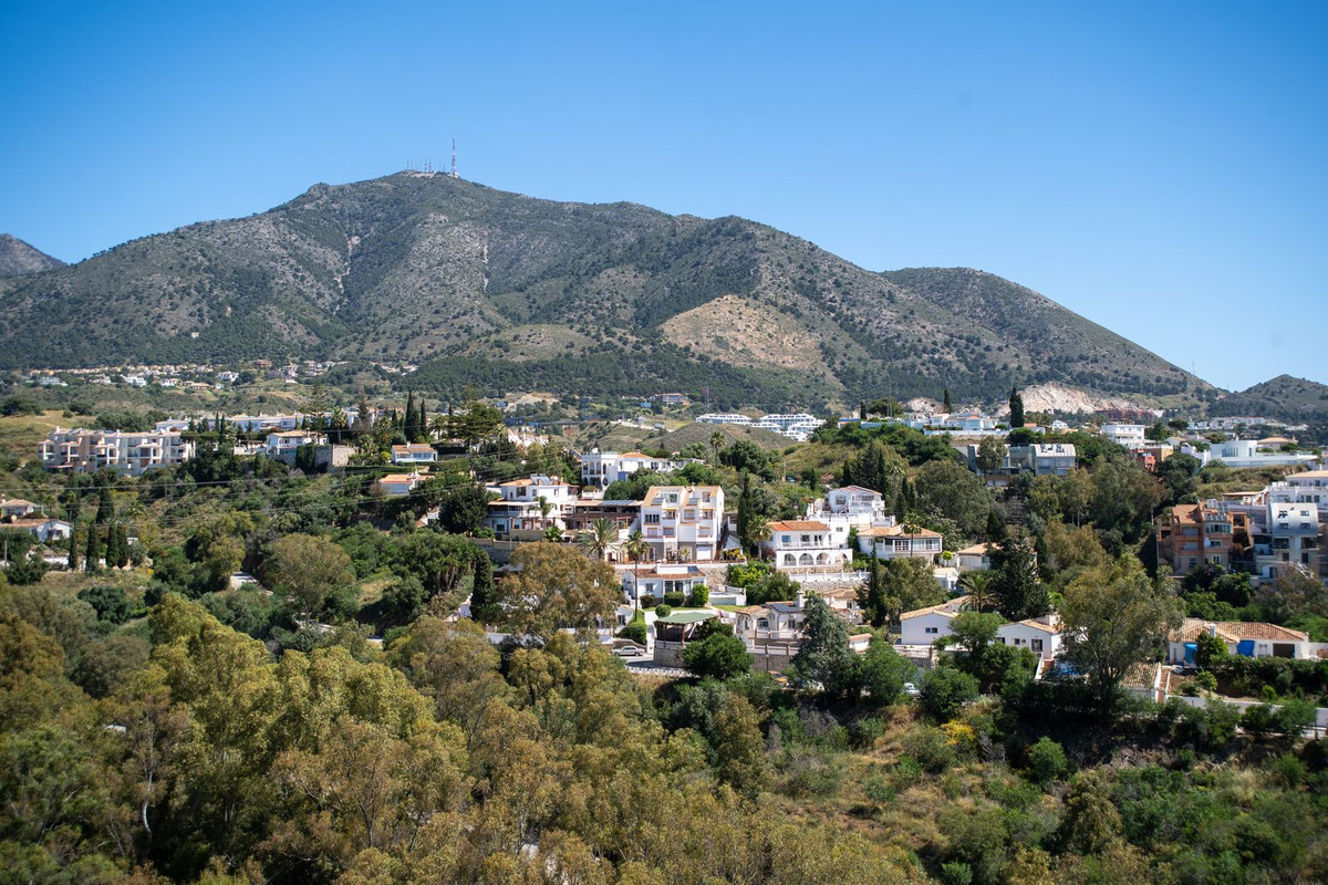 2 Bed Apartment for sale in Torreblanca Costa Del Sol, Málaga, Spain