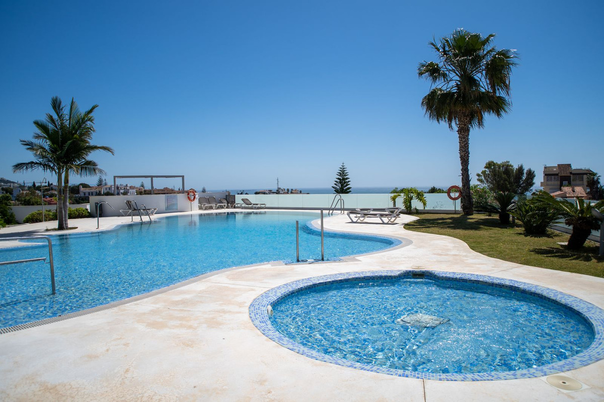 2 Bed Apartment for sale in Torreblanca Costa Del Sol, Málaga, Spain