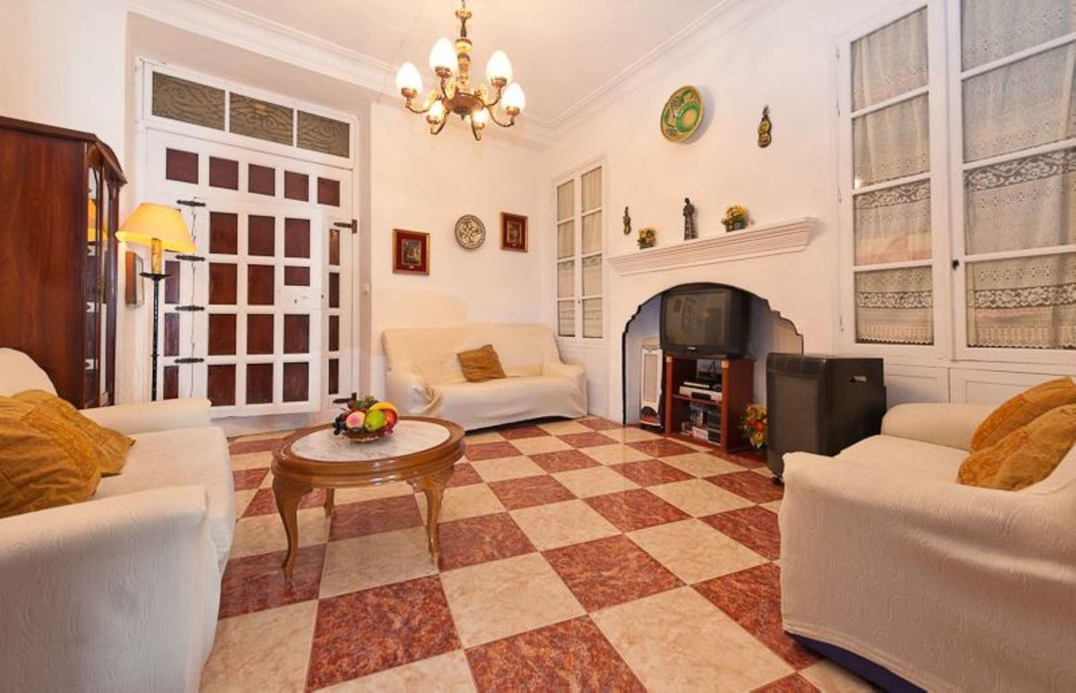 Se vende Adosada de 14 dormitorios en Costa Del Sol, Málaga, España