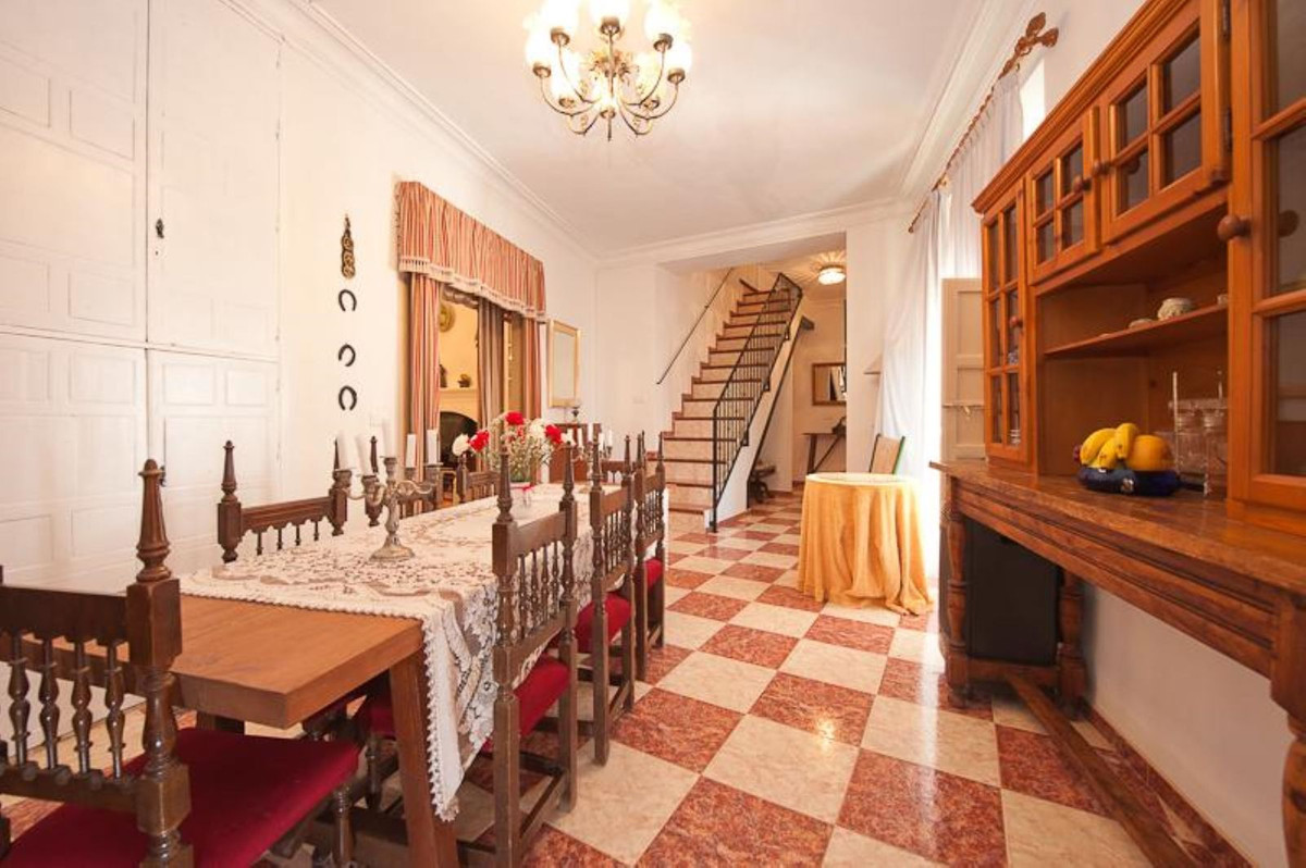 Se vende Adosada de 14 dormitorios en Costa Del Sol, Málaga, España
