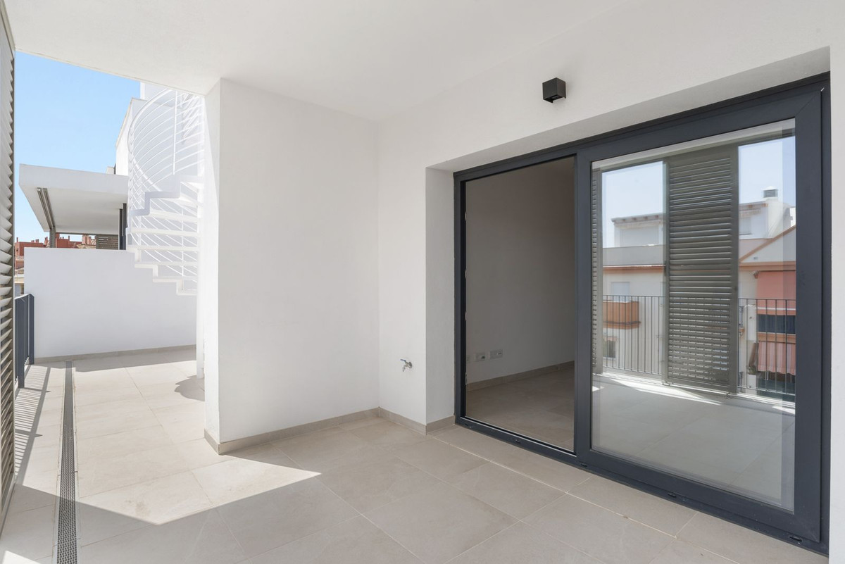2 Bed Apartment for sale in Estepona Costa Del Sol, Málaga, Spain