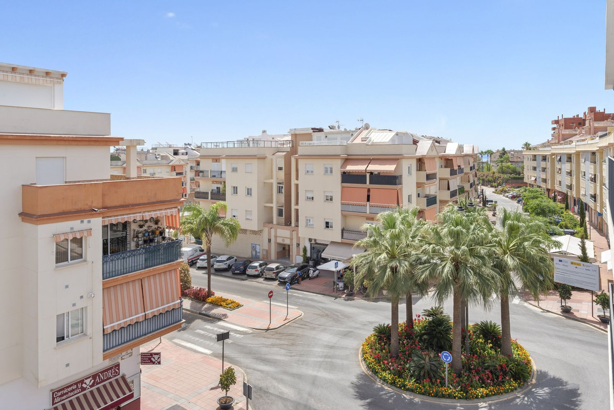 2 Bed Apartment for sale in Estepona Costa Del Sol, Málaga, Spain