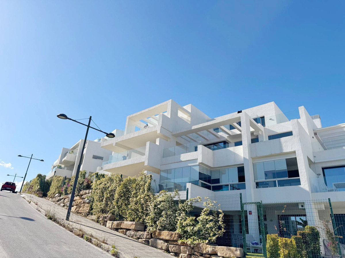 3 Bed Apartment for sale in Estepona Costa Del Sol, Málaga, Spain