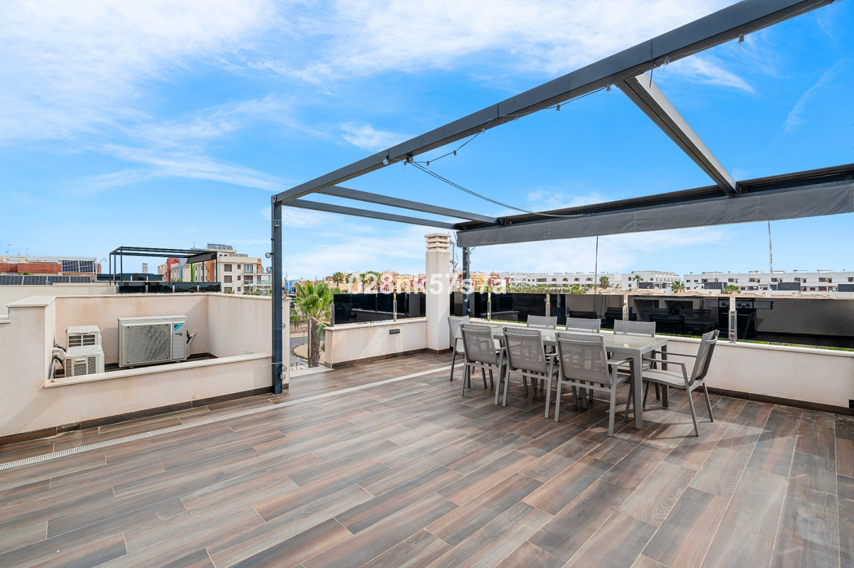 Se vende Villa - Chalet de 4 dormitorios en Costa Blanca, Alicante, España