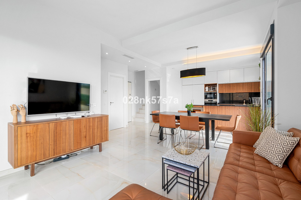 Se vende Villa - Chalet de 4 dormitorios en Costa Blanca, Alicante, España