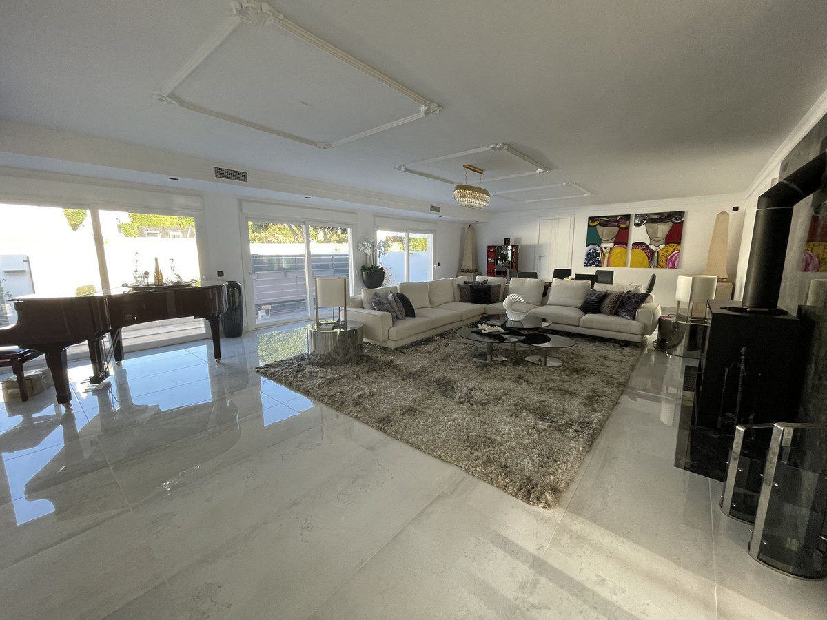 Se vende Villa - Chalet de 10 dormitorios en Costa Del Sol, Málaga, España