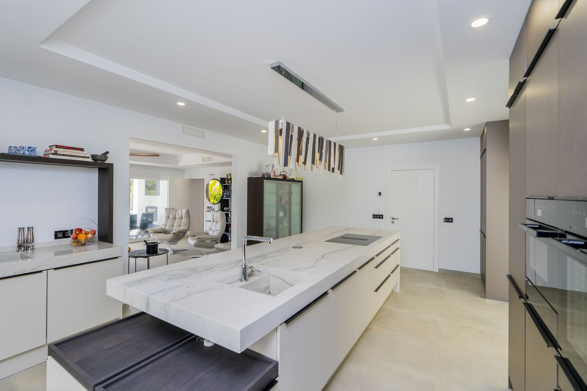 Se vende Villa - Chalet de 10 dormitorios en Costa Del Sol, Málaga, España