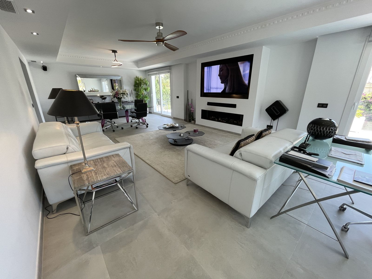 Se vende Villa - Chalet de 10 dormitorios en Costa Del Sol, Málaga, España