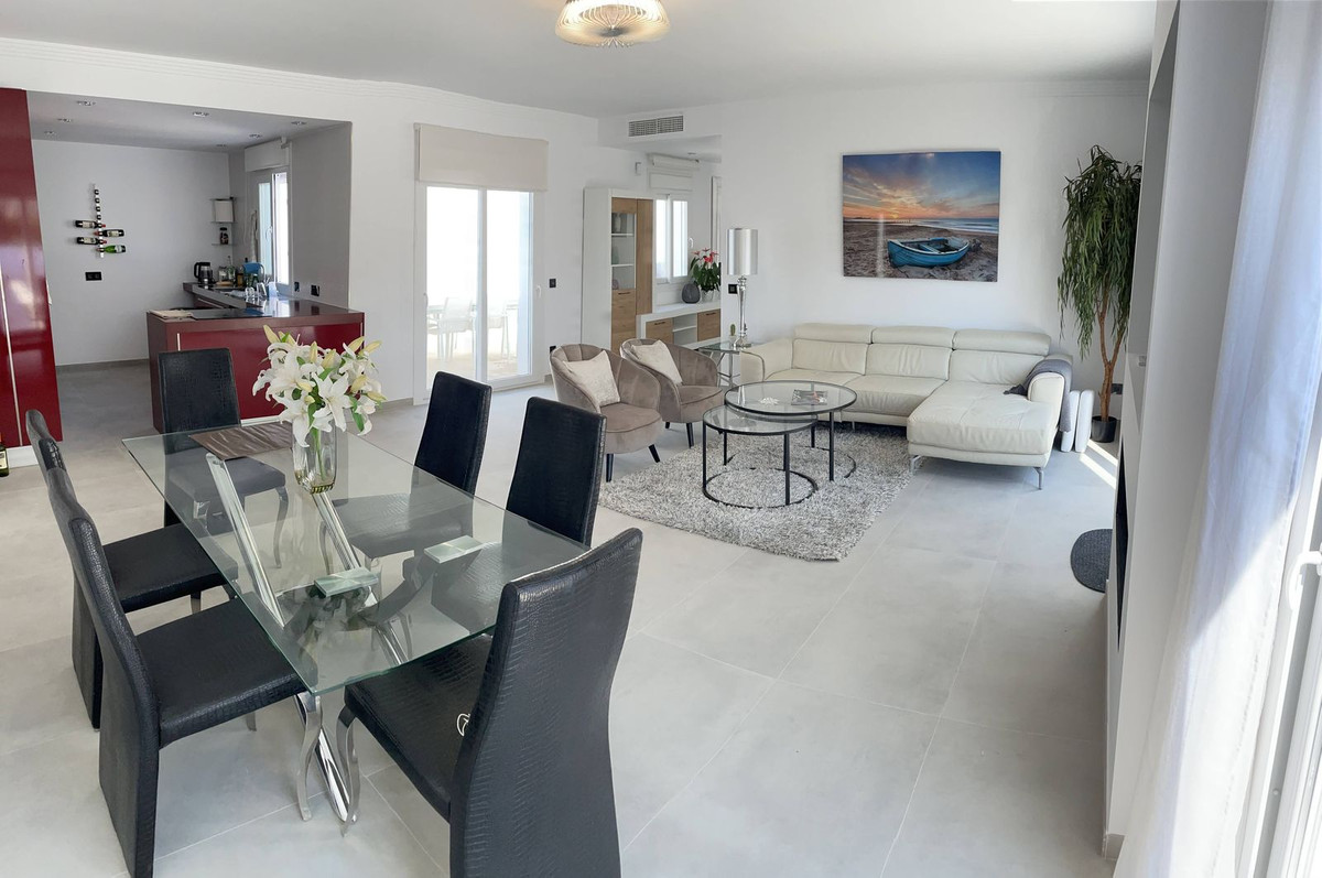 Se vende Villa - Chalet de 10 dormitorios en Costa Del Sol, Málaga, España