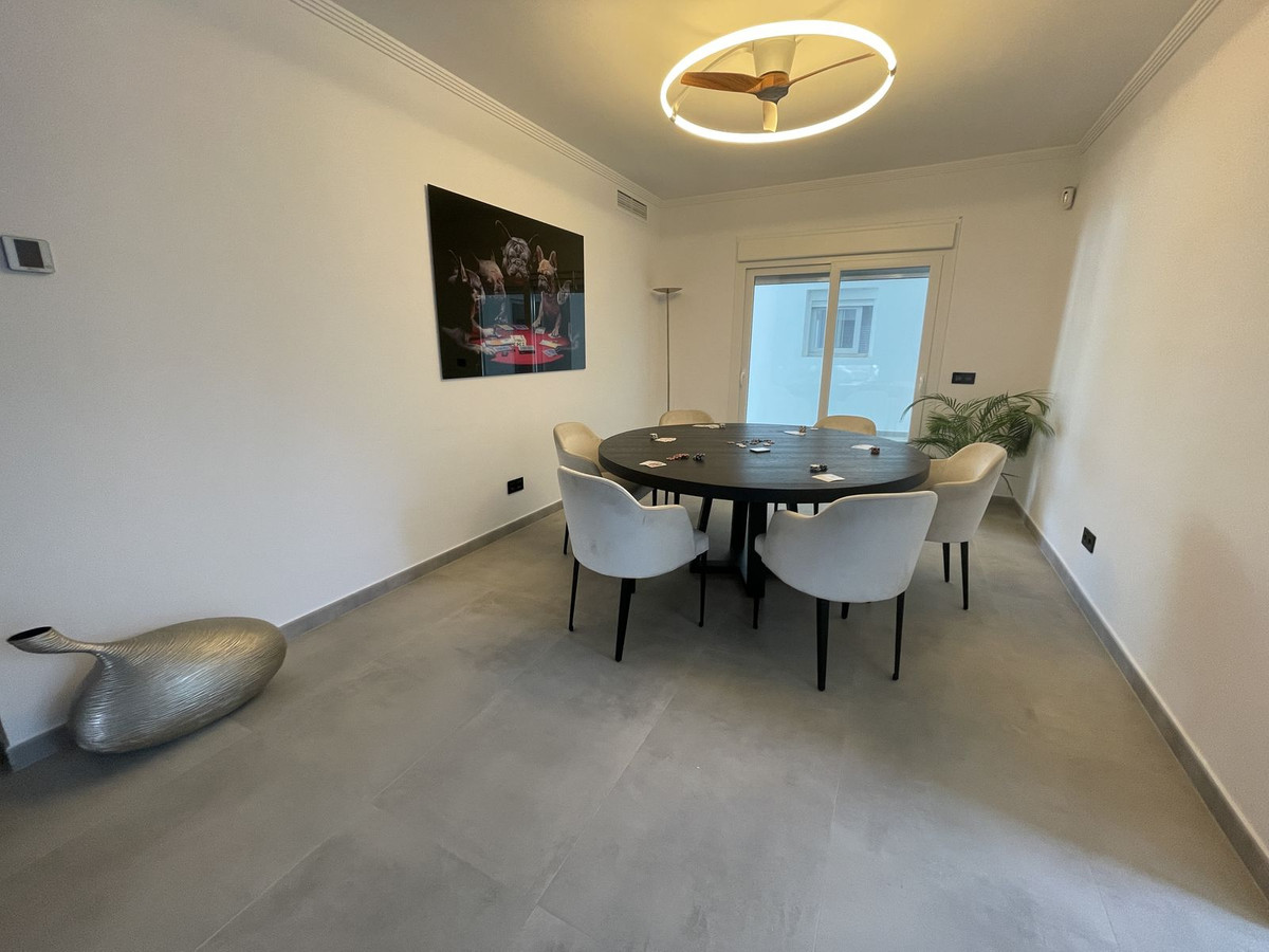 Se vende Villa - Chalet de 10 dormitorios en Costa Del Sol, Málaga, España
