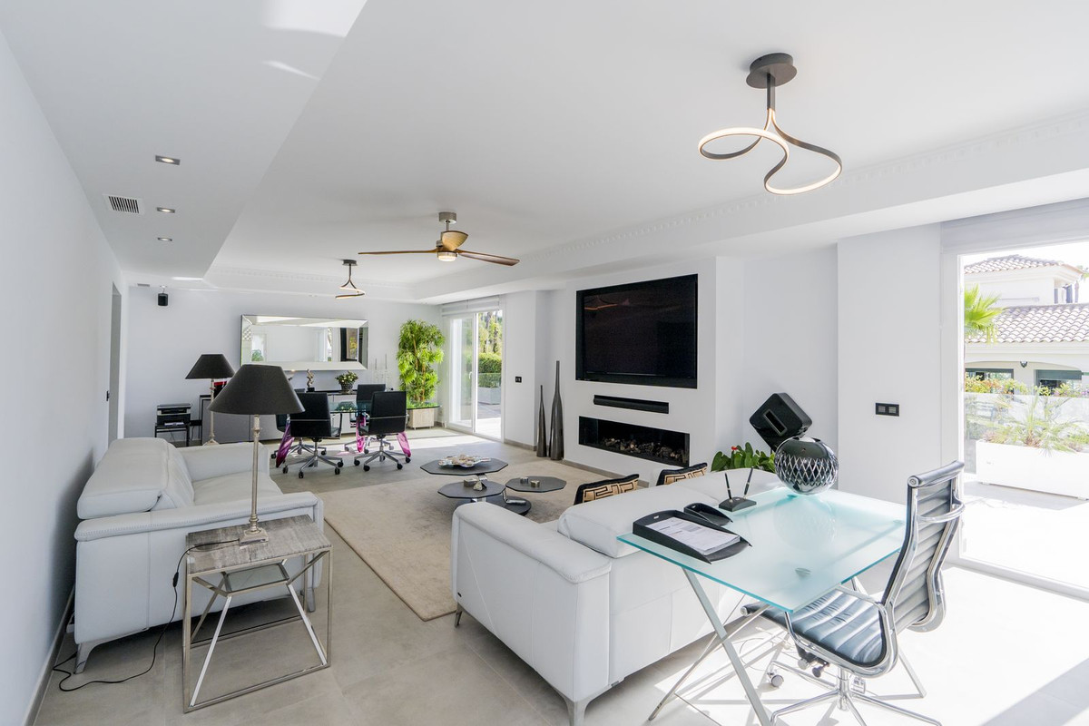 Se vende Villa - Chalet de 10 dormitorios en Costa Del Sol, Málaga, España