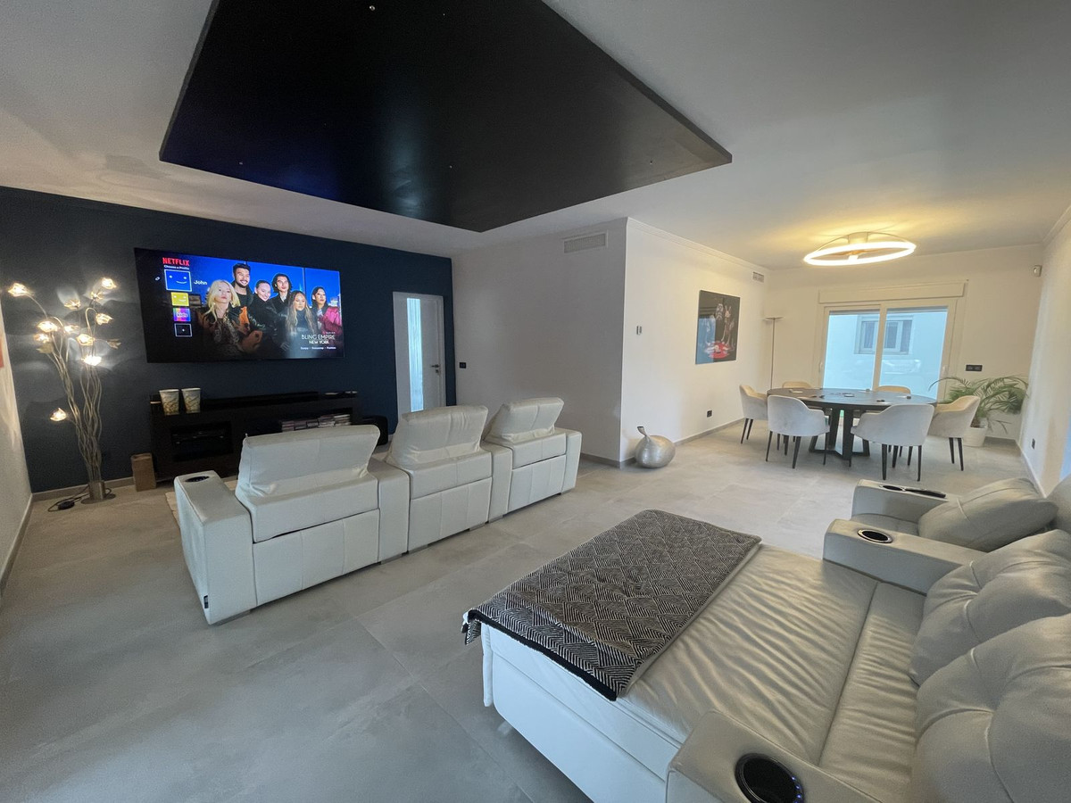 Se vende Villa - Chalet de 10 dormitorios en Costa Del Sol, Málaga, España