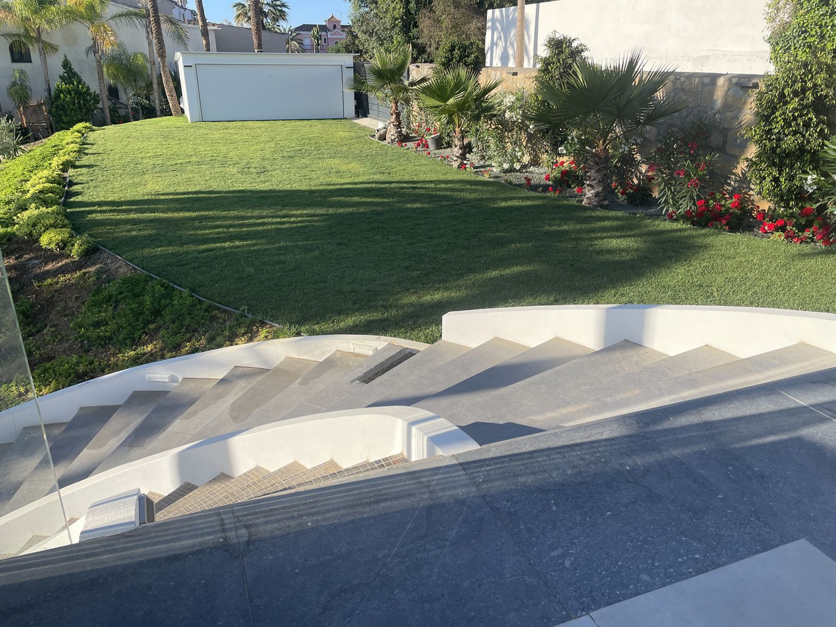 Se vende Villa - Chalet de 10 dormitorios en Costa Del Sol, Málaga, España