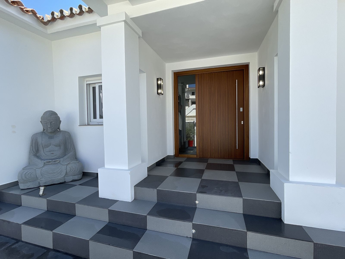 Se vende Villa - Chalet de 10 dormitorios en Costa Del Sol, Málaga, España
