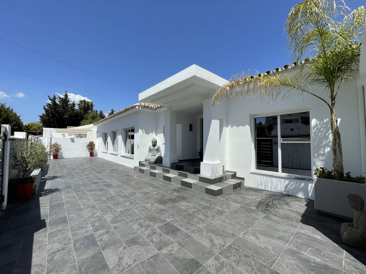 Se vende Villa - Chalet de 10 dormitorios en Costa Del Sol, Málaga, España