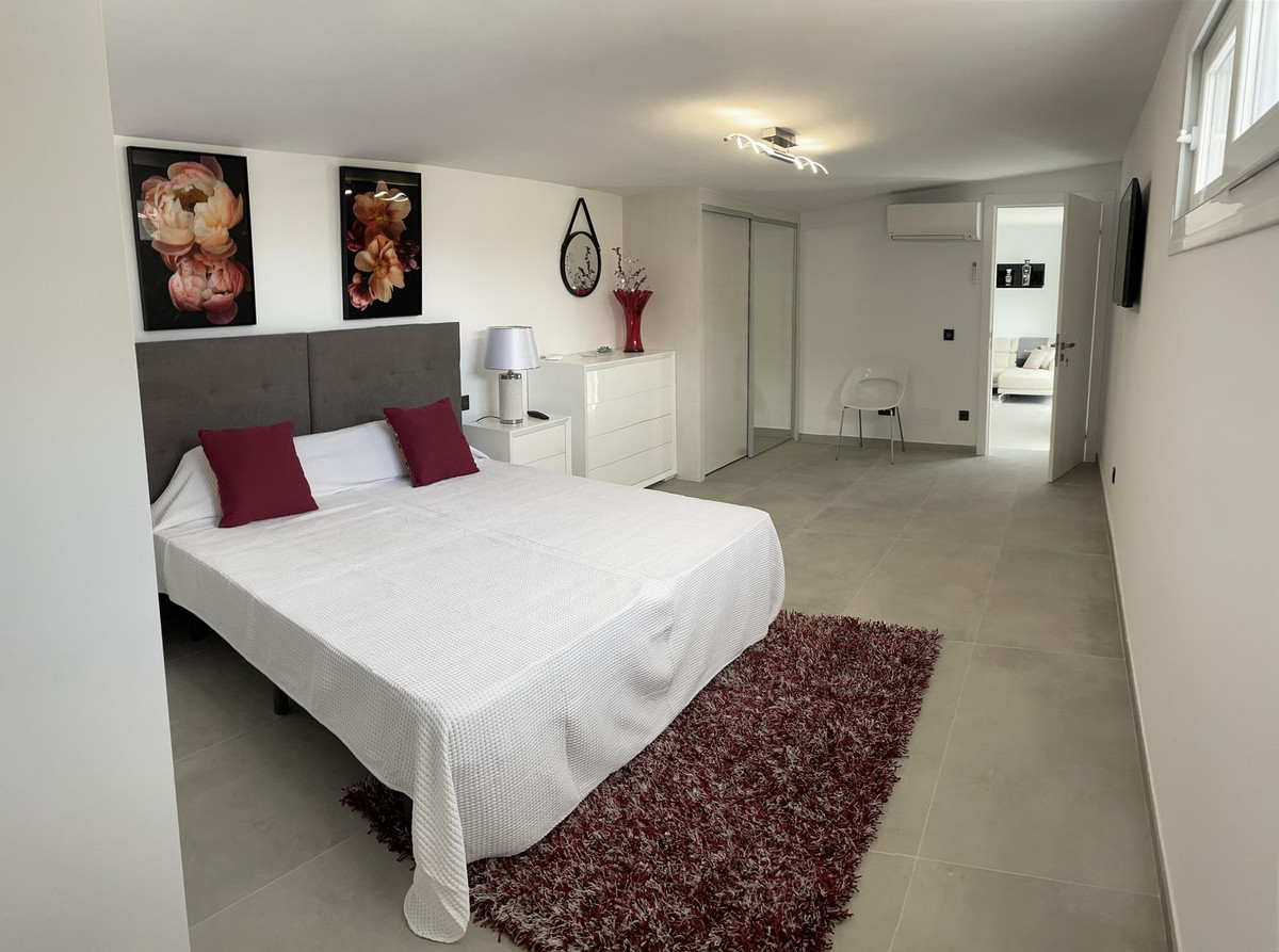Se vende Villa - Chalet de 10 dormitorios en Costa Del Sol, Málaga, España