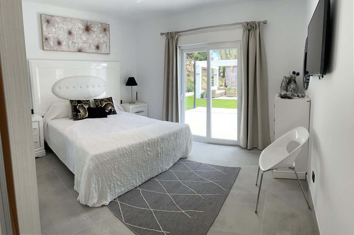 Se vende Villa - Chalet de 10 dormitorios en Costa Del Sol, Málaga, España