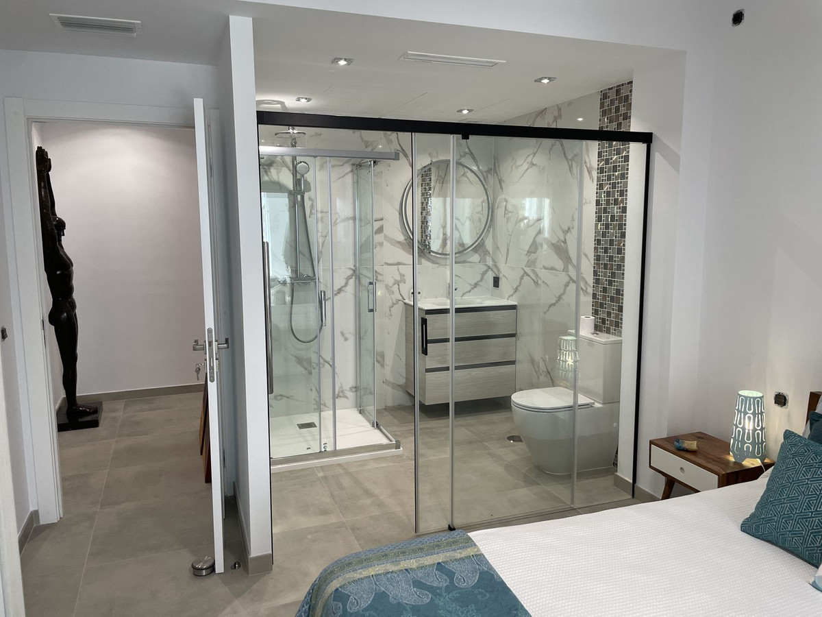 Se vende Villa - Chalet de 10 dormitorios en Costa Del Sol, Málaga, España