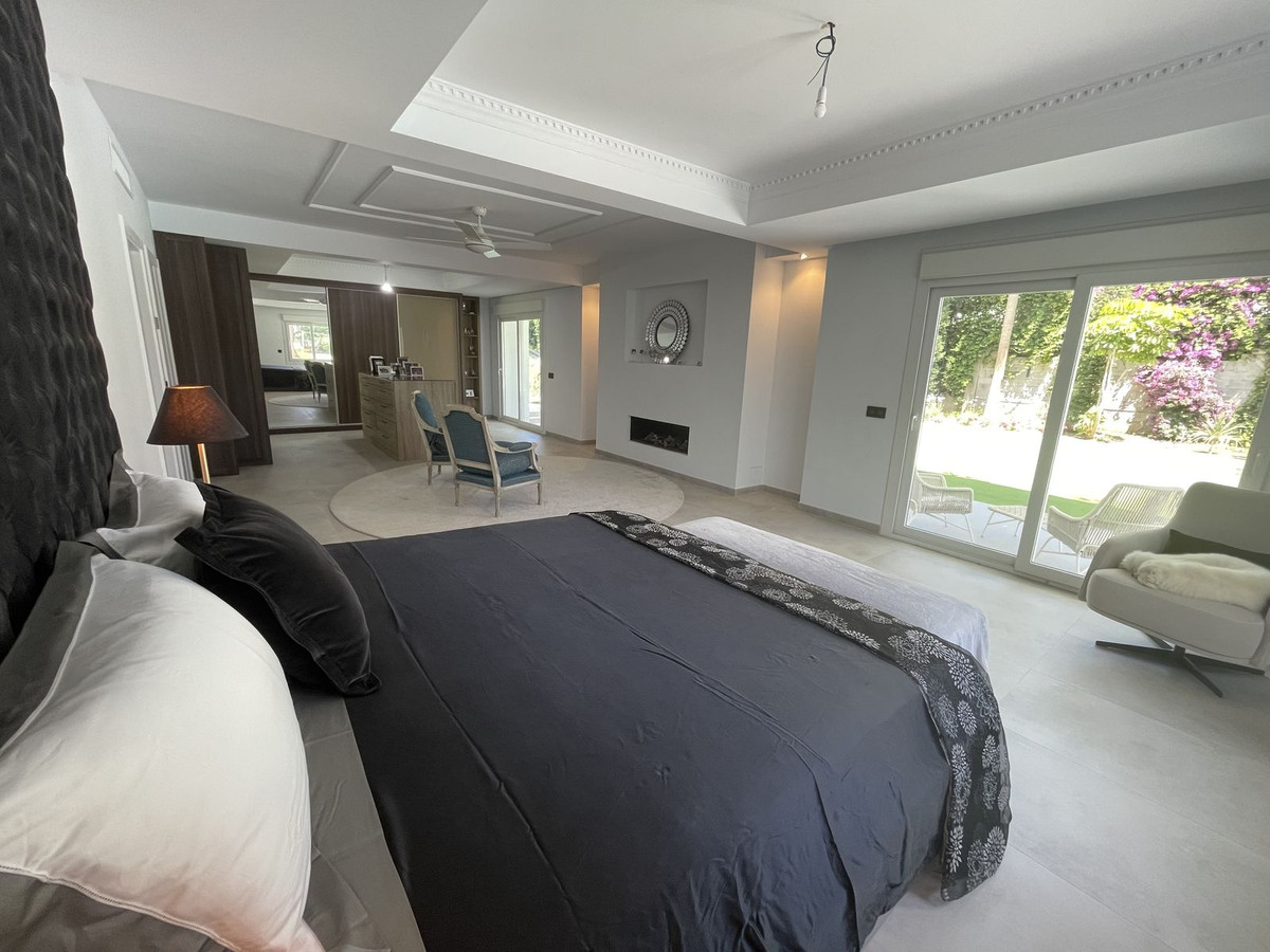 Se vende Villa - Chalet de 10 dormitorios en Costa Del Sol, Málaga, España