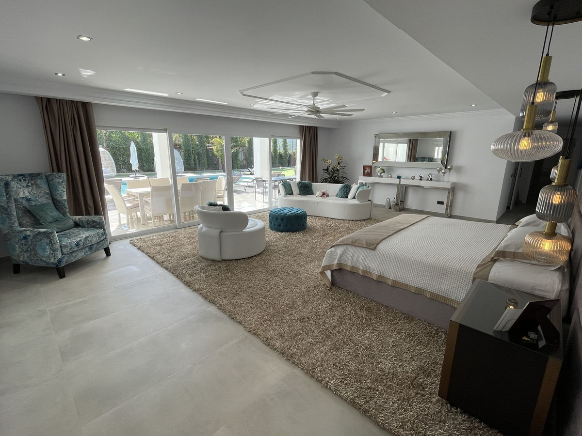 Se vende Villa - Chalet de 10 dormitorios en Costa Del Sol, Málaga, España