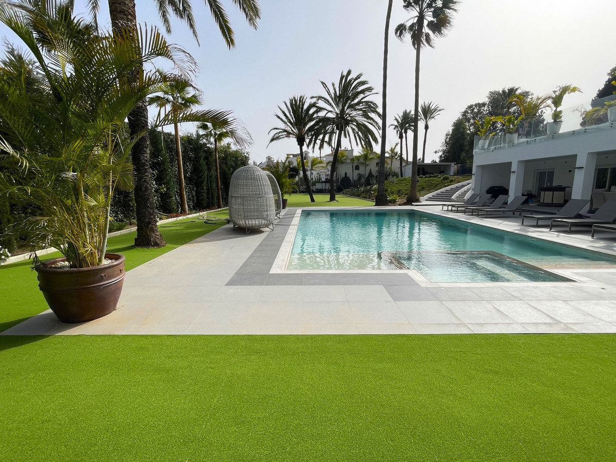 Se vende Villa - Chalet de 10 dormitorios en Costa Del Sol, Málaga, España
