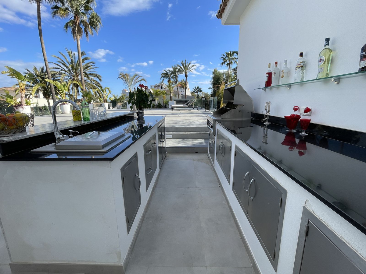 Se vende Villa - Chalet de 10 dormitorios en Costa Del Sol, Málaga, España