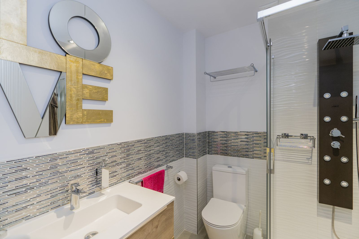 Se vende Villa - Chalet de 10 dormitorios en Costa Del Sol, Málaga, España