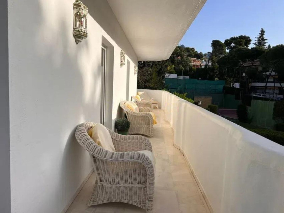 4 Bed Apartment for sale in The Golden Mile Costa Del Sol, Málaga, Spain