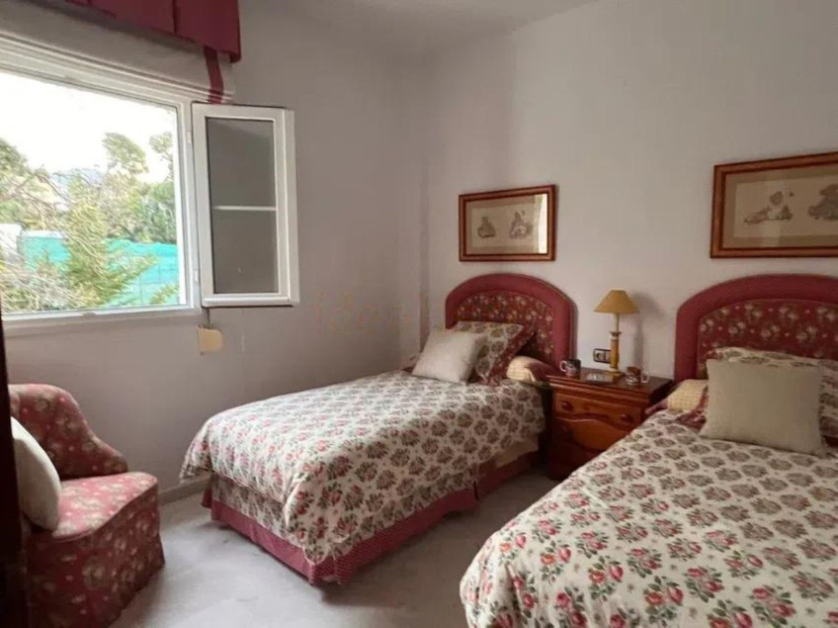 4 Bed Apartment for sale in The Golden Mile Costa Del Sol, Málaga, Spain