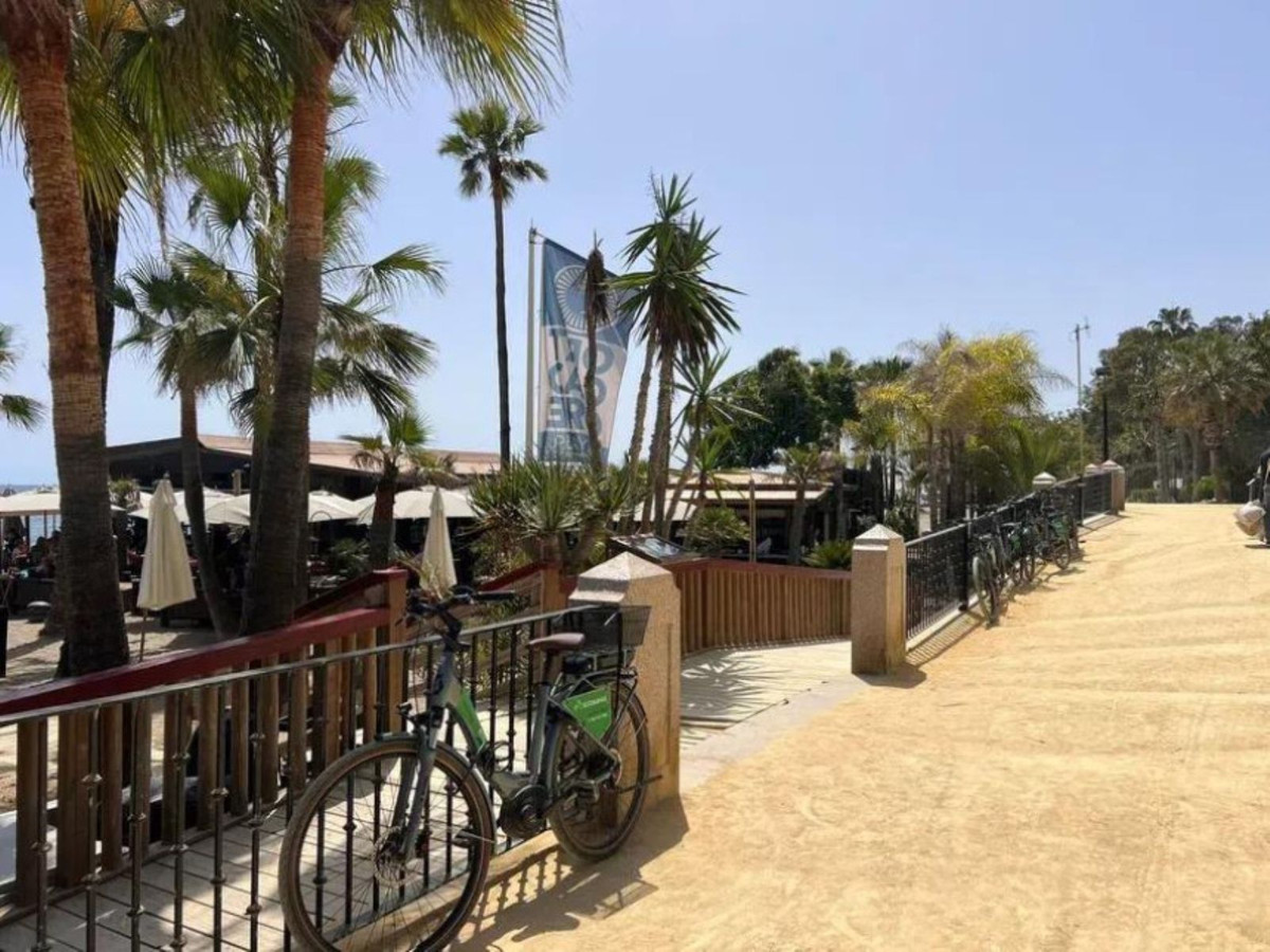 4 Bed Apartment for sale in The Golden Mile Costa Del Sol, Málaga, Spain