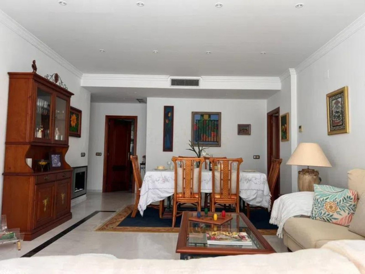 4 Bed Apartment for sale in The Golden Mile Costa Del Sol, Málaga, Spain