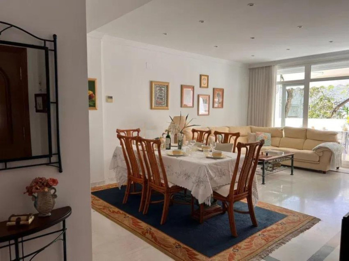 4 Bed Apartment for sale in The Golden Mile Costa Del Sol, Málaga, Spain