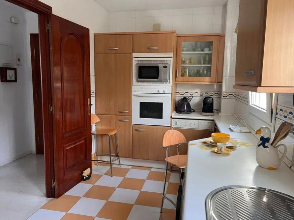 4 Bed Apartment for sale in The Golden Mile Costa Del Sol, Málaga, Spain