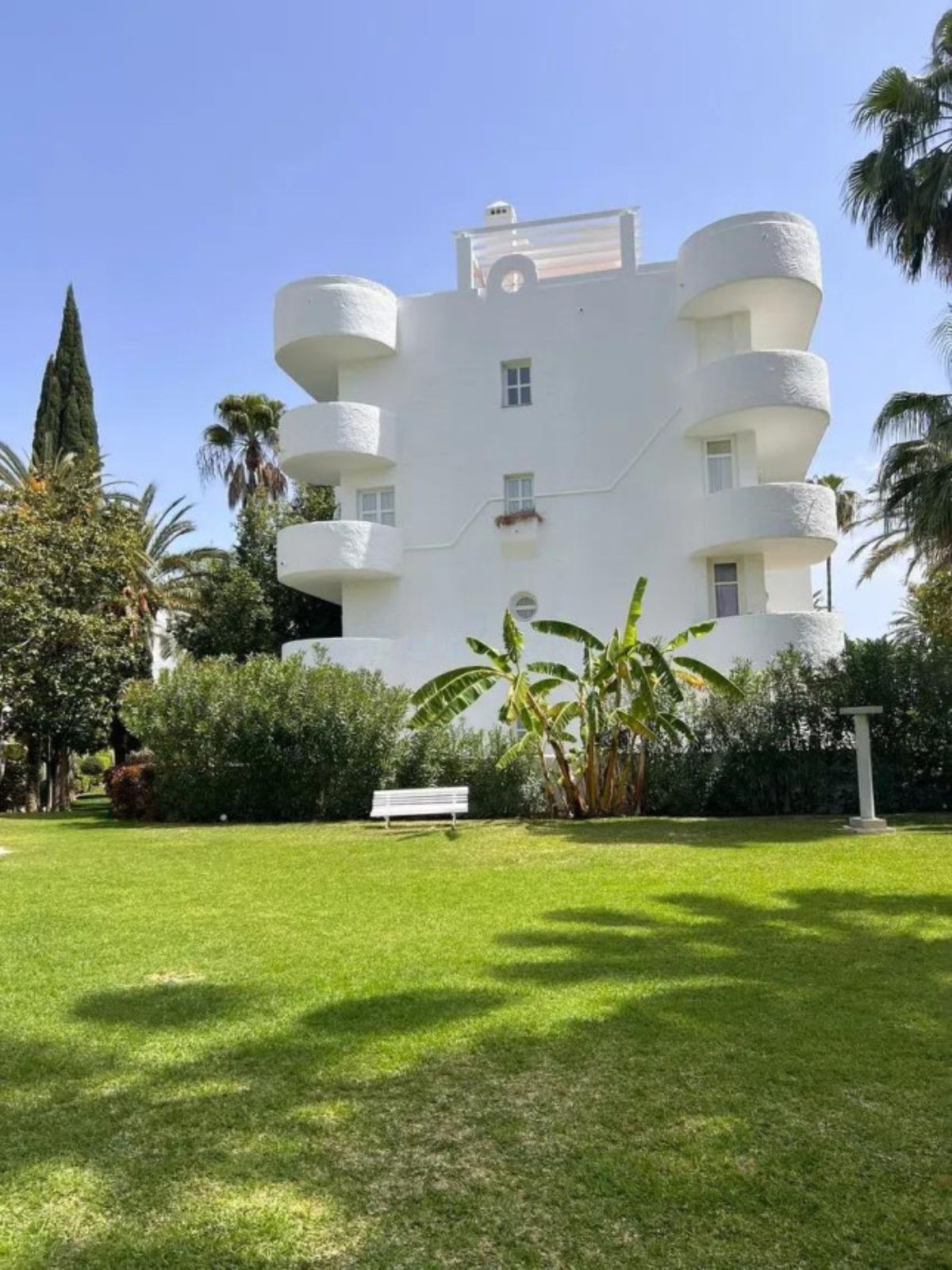 4 Bed Apartment for sale in The Golden Mile Costa Del Sol, Málaga, Spain