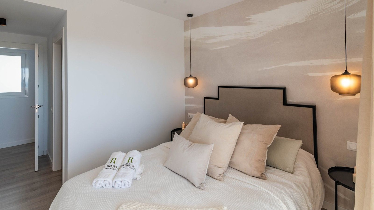 3 Bed Apartment for sale in Rincón De La Victoria Costa Del Sol East, Málaga, Spain