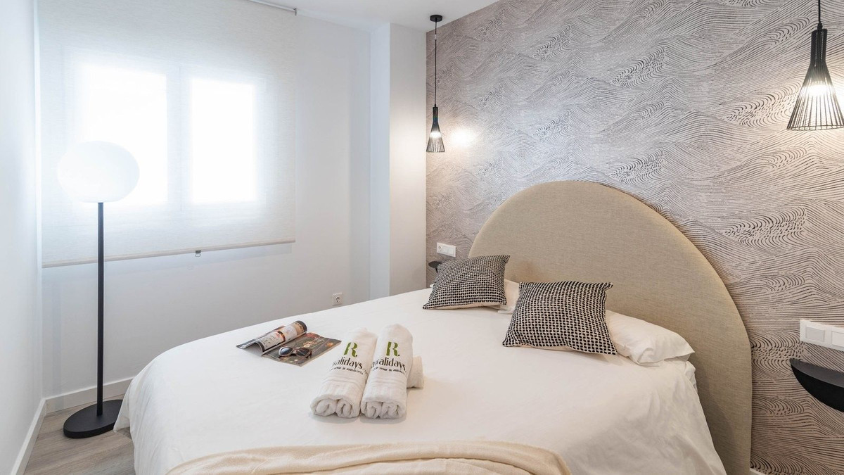 3 Bed Apartment for sale in Rincón De La Victoria Costa Del Sol East, Málaga, Spain