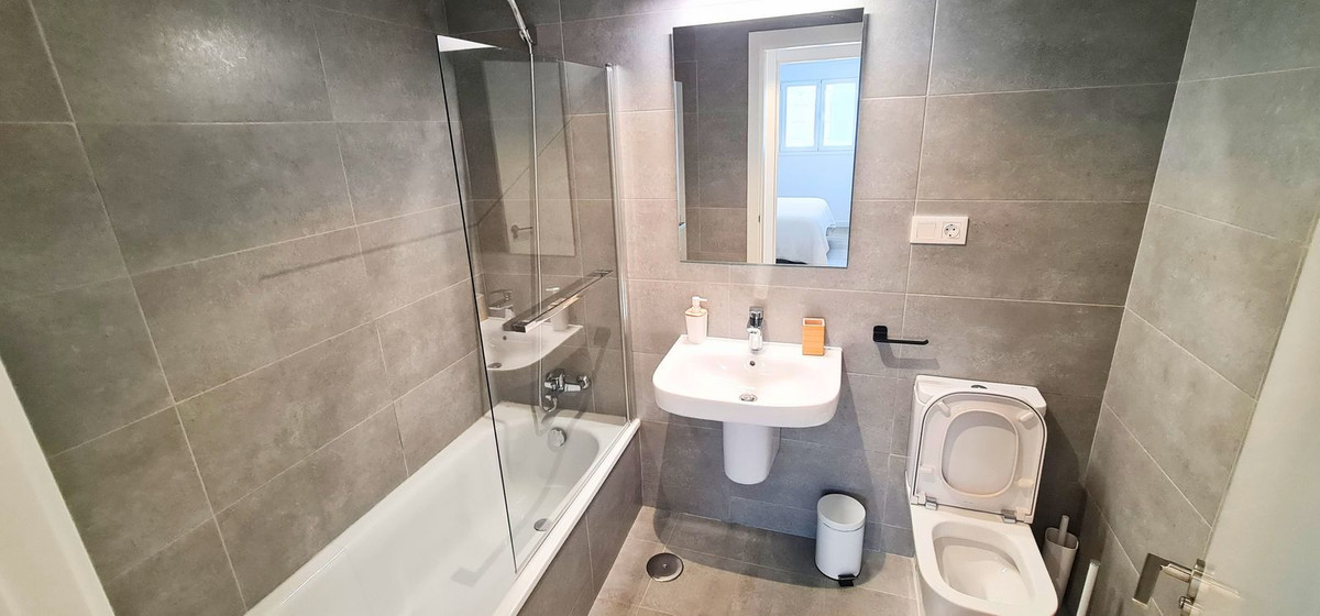 3 Bed Apartment for sale in Rincón De La Victoria Costa Del Sol East, Málaga, Spain