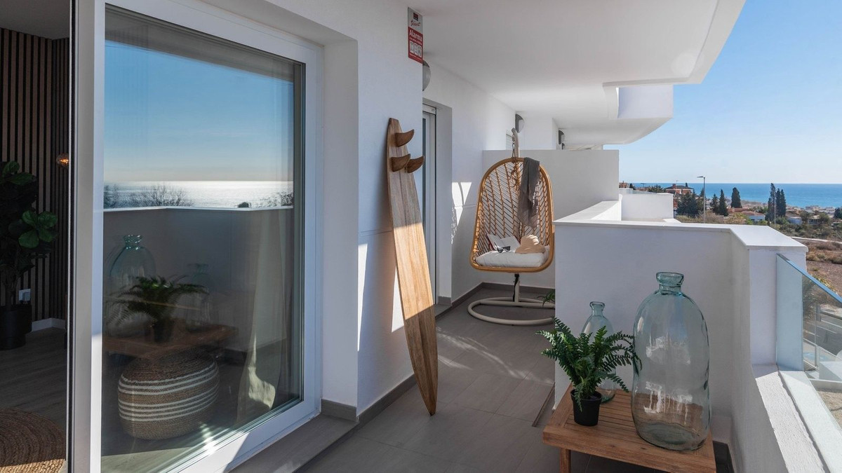 3 Bed Apartment for sale in Rincón De La Victoria Costa Del Sol East, Málaga, Spain