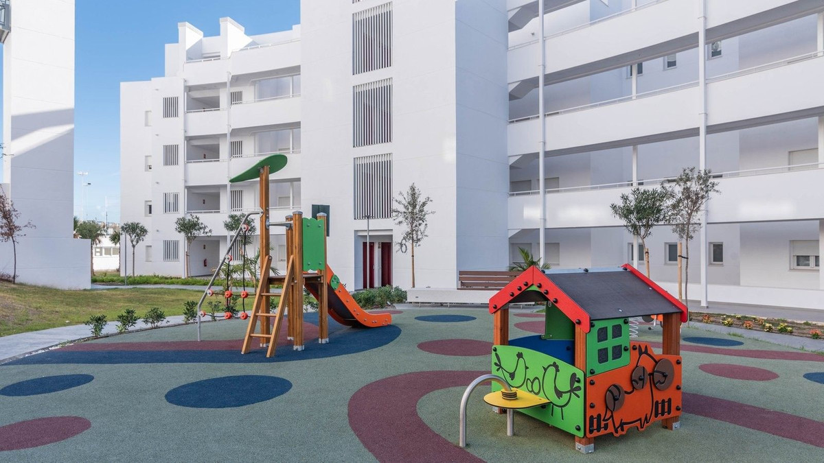 3 Bed Apartment for sale in Rincón De La Victoria Costa Del Sol East, Málaga, Spain
