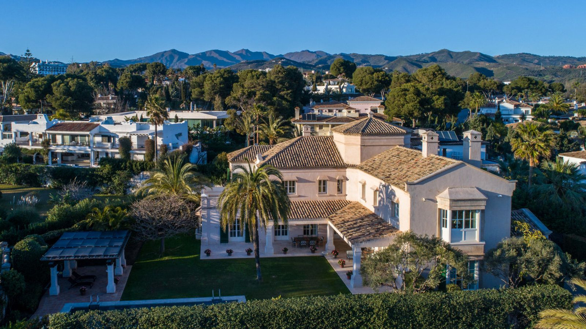 Se vende Villa - Chalet de 7 dormitorios en Costa Del Sol, Málaga, España