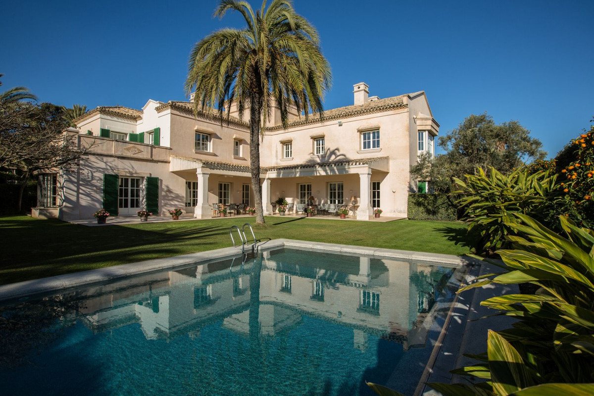 Se vende Villa - Chalet de 7 dormitorios en Costa Del Sol, Málaga, España