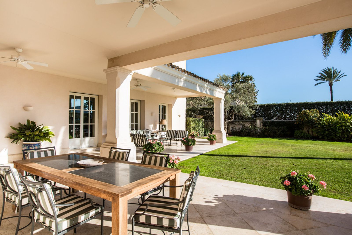Se vende Villa - Chalet de 7 dormitorios en Costa Del Sol, Málaga, España