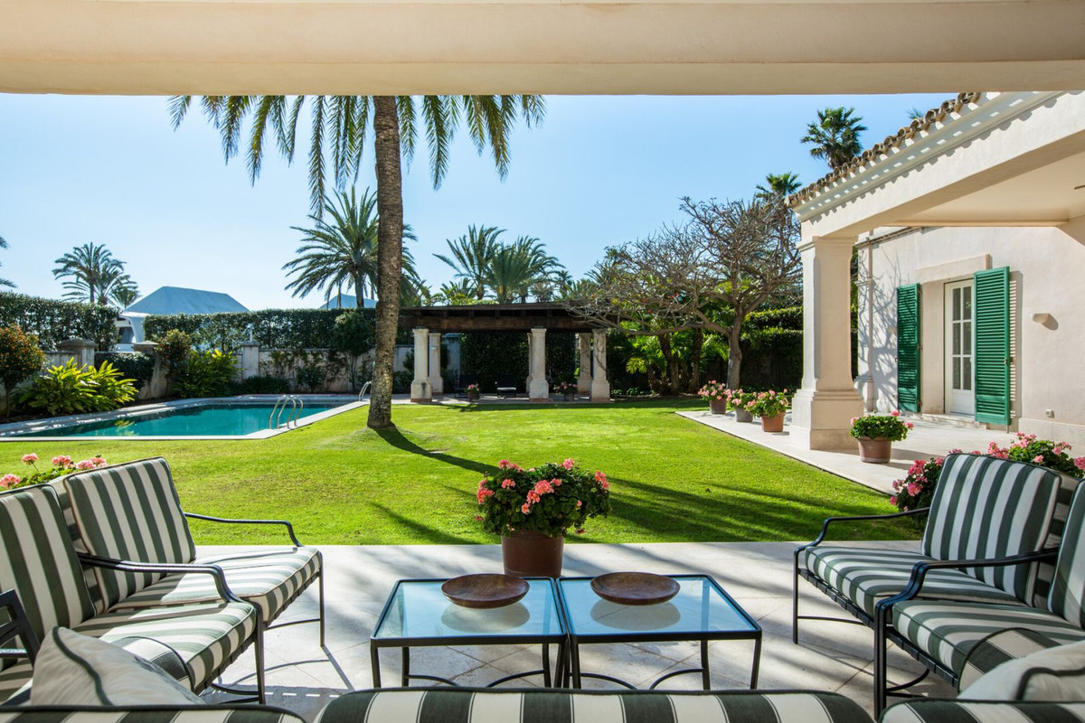 Se vende Villa - Chalet de 7 dormitorios en Costa Del Sol, Málaga, España