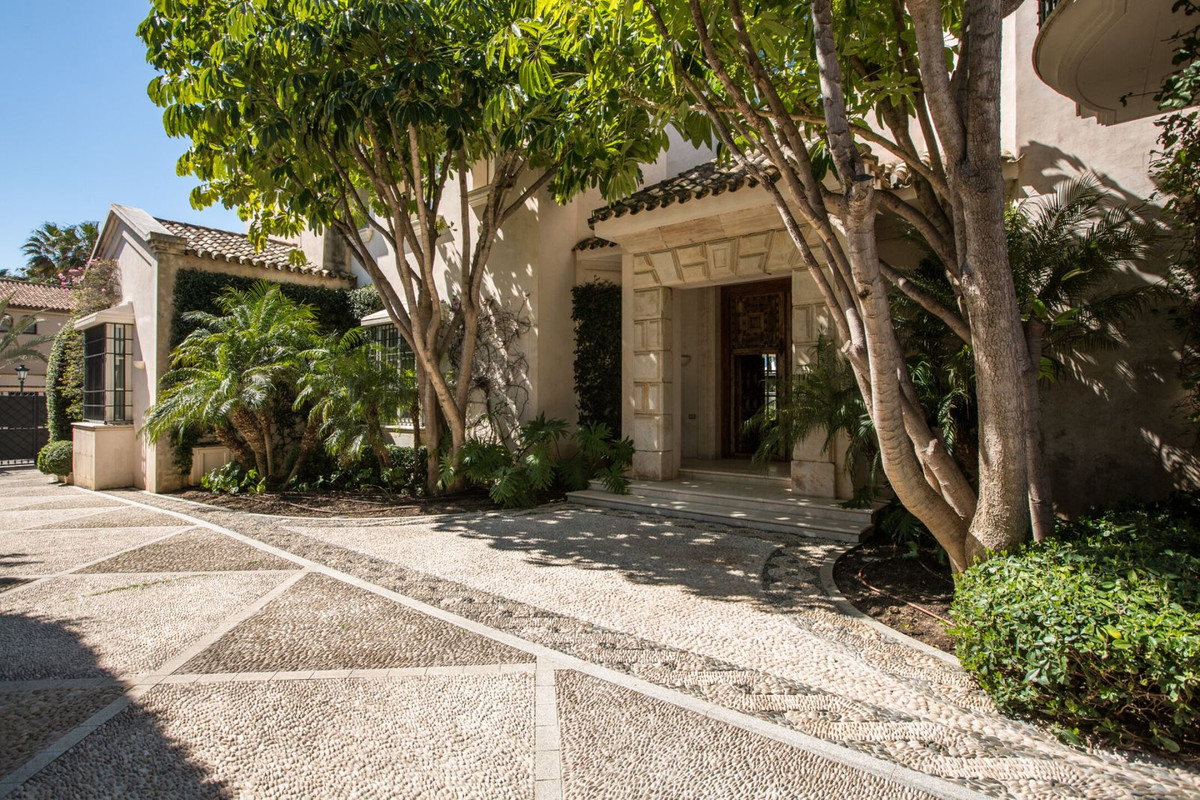 Se vende Villa - Chalet de 7 dormitorios en Costa Del Sol, Málaga, España